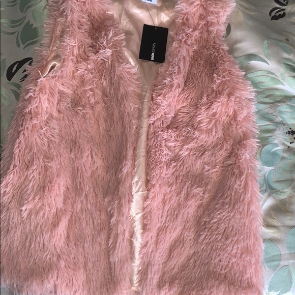 Fluffy vest - Picture 1 of 2